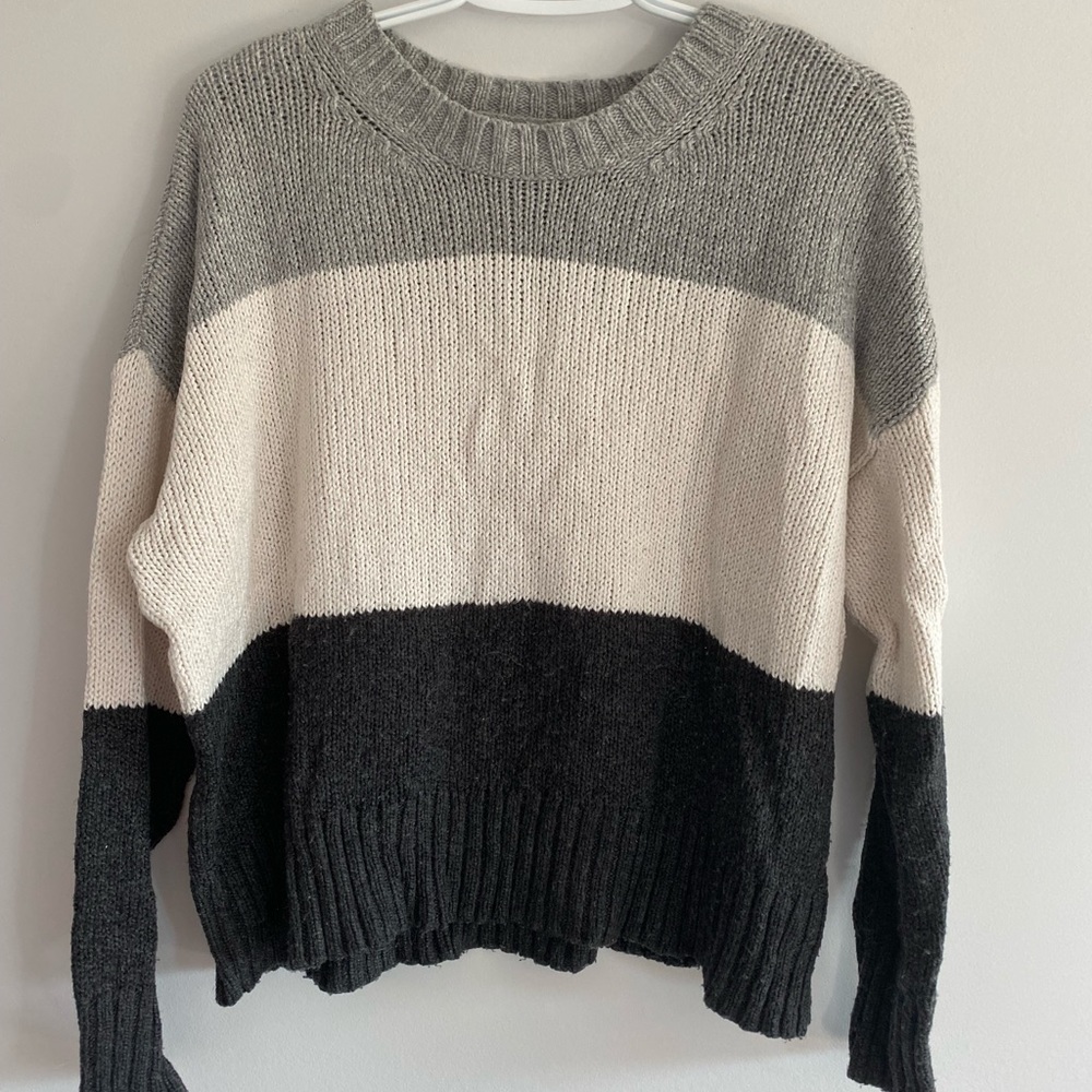 American Eagle sweater